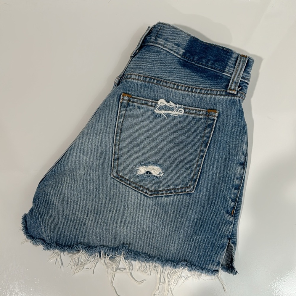Abercrombie Curve Love Boyfriend Mid Rise Denim Short 25/0